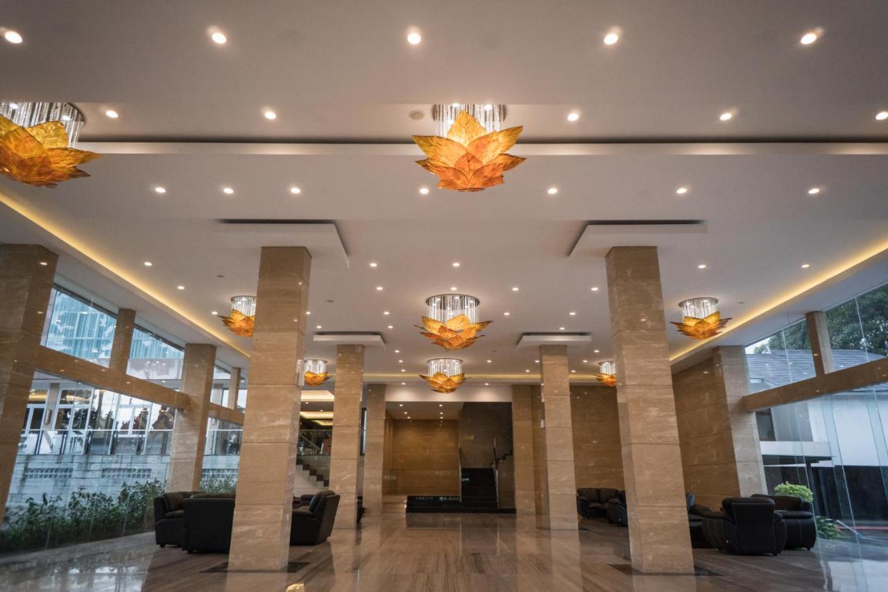 Novena Hotel Bandung Lembang Buitenkant foto